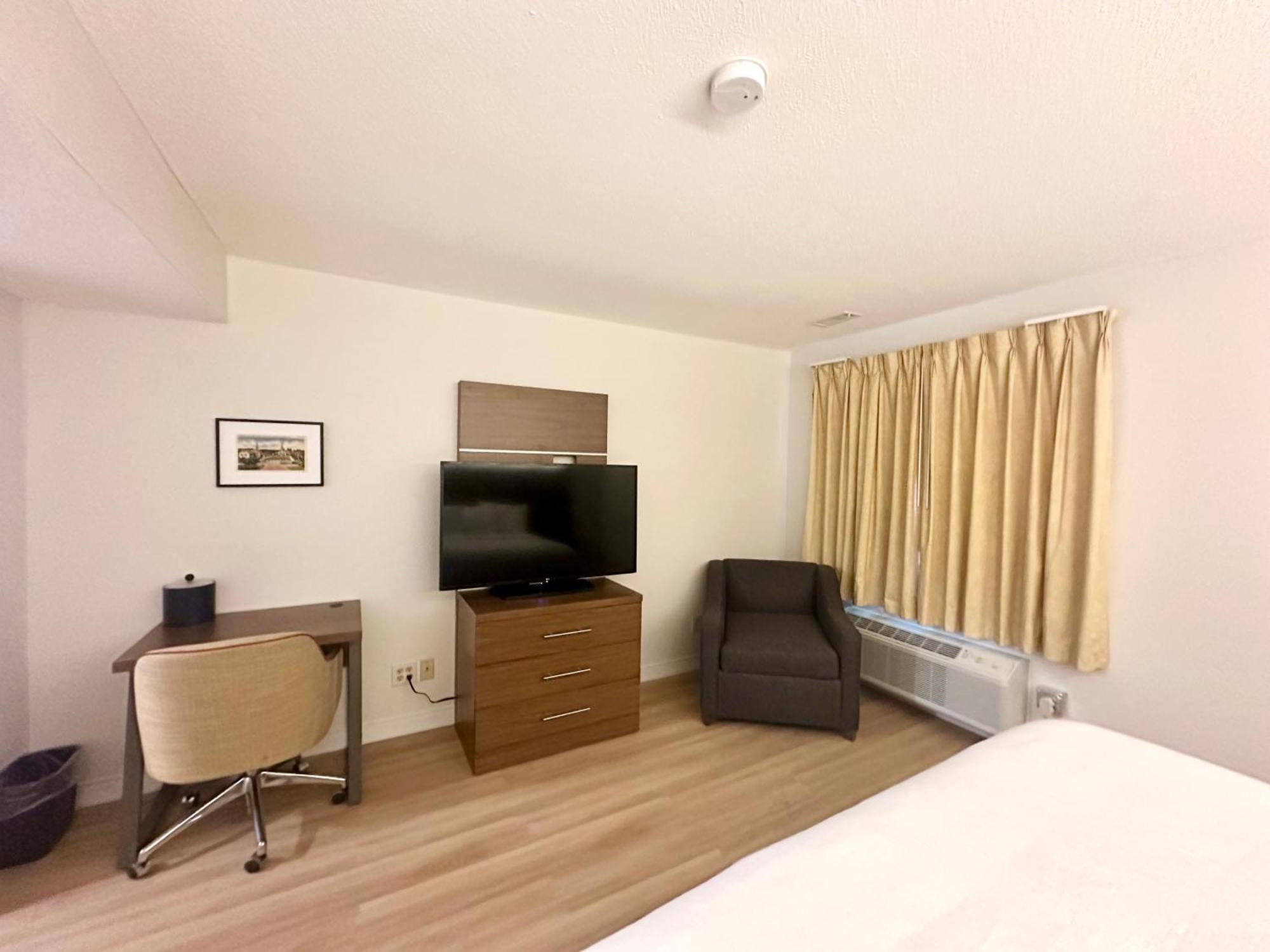 Baldwin Inn And Suites West Springfield Zewnętrze zdjęcie