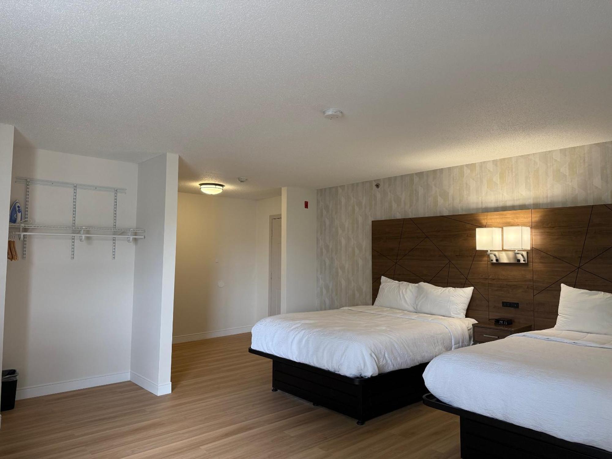 Baldwin Inn And Suites West Springfield Zewnętrze zdjęcie
