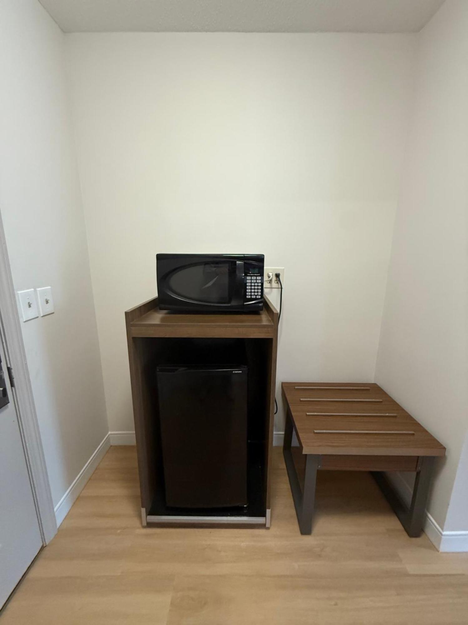 Baldwin Inn And Suites West Springfield Zewnętrze zdjęcie